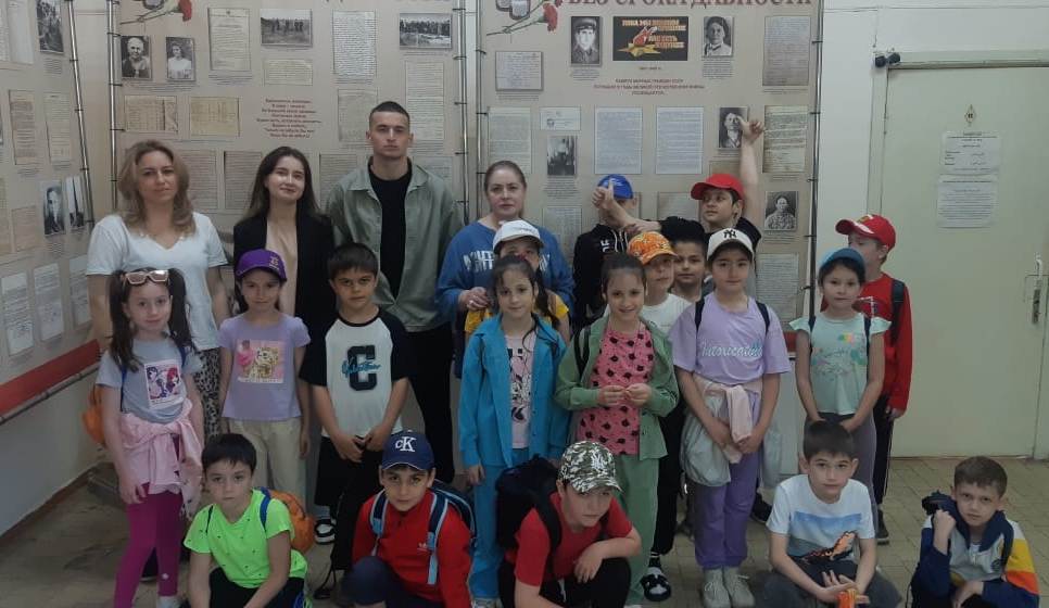 У выставки.jpg У выставки.jpg